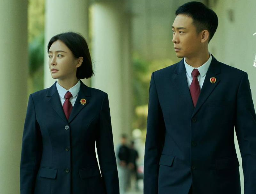 好家伙，《大江之水》开播就差评一片，观众的差评理由出奇的一致