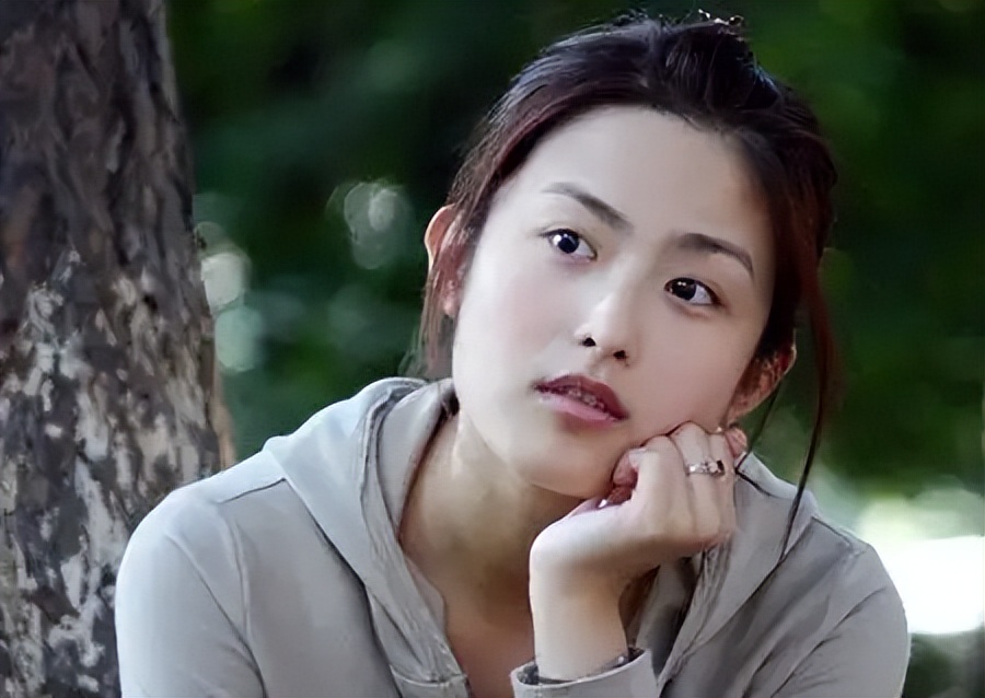 她不愿意被潜规则，演了近百部戏观众却叫不出她名字，42岁仍单身