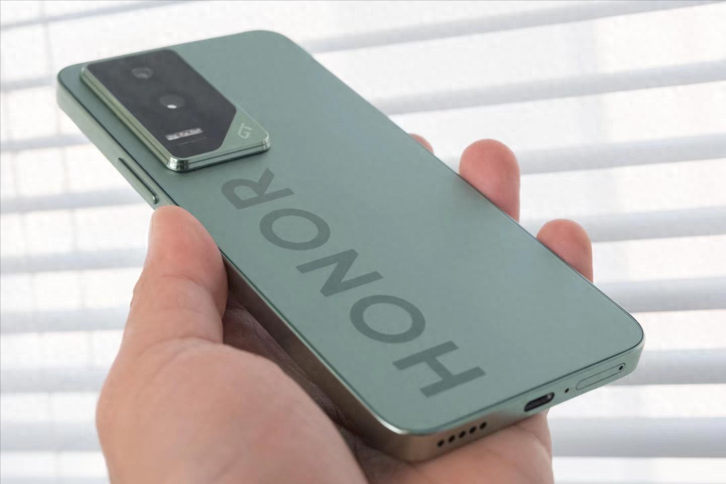 榮耀值得“撿漏”的旗艦！驍龍8Gen3+3840HZ，現已跌至1518元