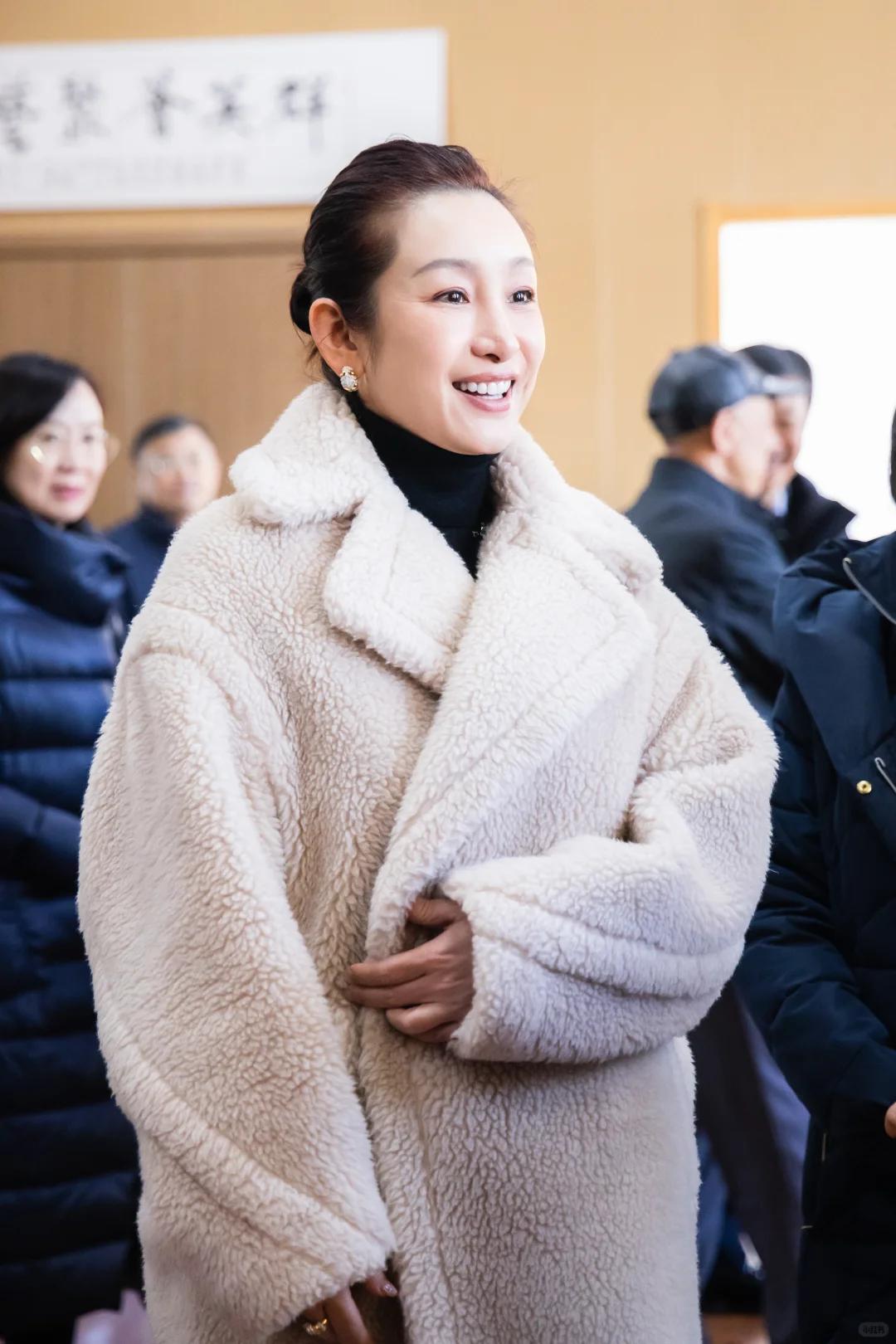 电影之夜太真实！章子怡脸肿又僵，马丽穿深V，秦海璐小肚腩抢镜