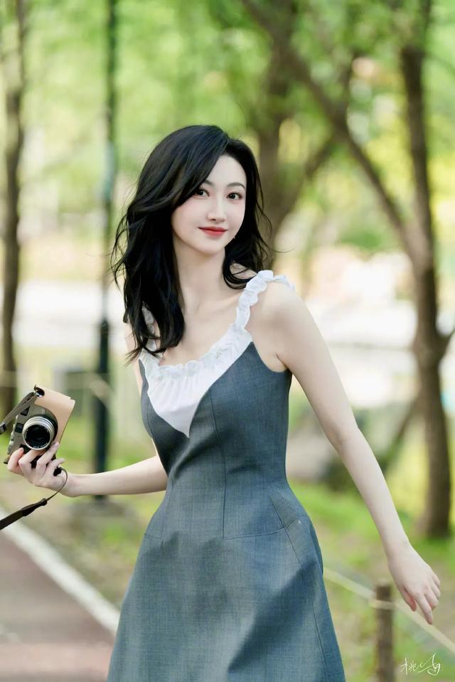 景甜迷人的微笑