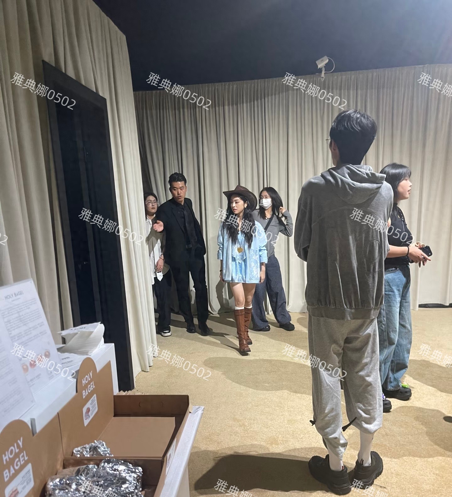 上海时装周见到沈月，她长了一张初恋脸又纯又美，小小一只很可爱