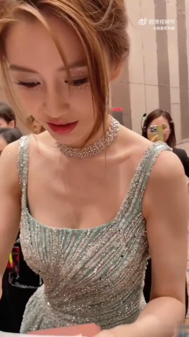 杨颖线下和粉丝互动