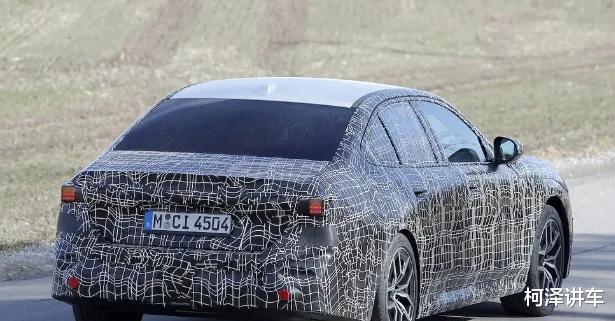 全新BMW5系谍照曝光，运动造型引人注目，豪华内饰细节抢先看