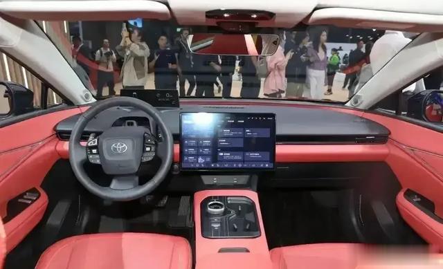 544TOPS算力炸场!丰田bZ5到店体验,合资智驾新标杆这样炼成!