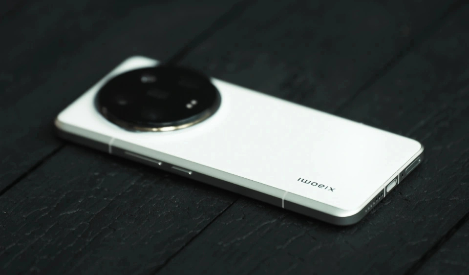 小米豁出去了,16GB+1TB跳水2800元,顶配影像旗舰降至“清仓价”