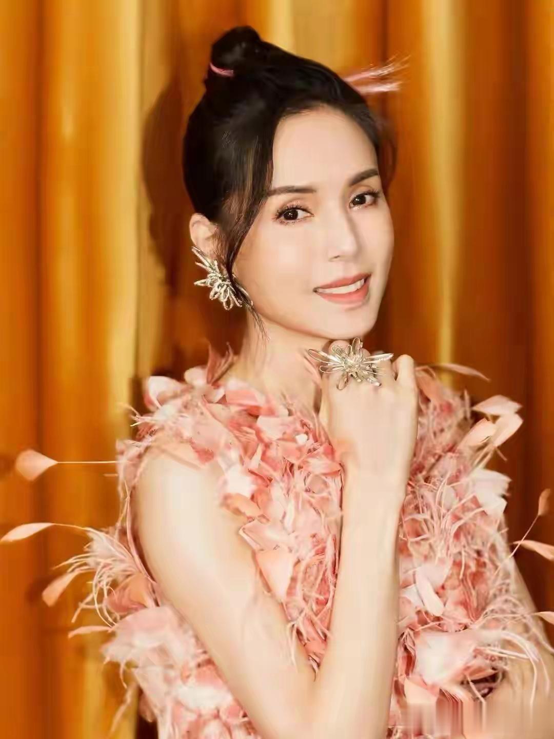 李若彤，冰清玉洁，仙气飘飘！