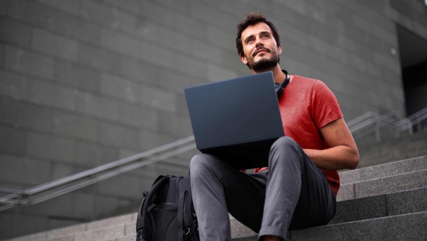 是時候打破筆記本的“潛規(guī)則”了，高通驍龍X2 Elite，可以全都要