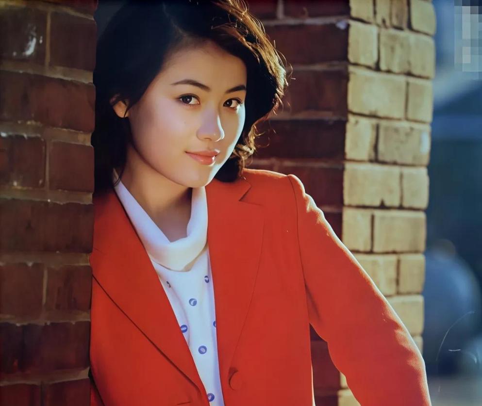 他娶生病变胖女演员,恩爱27年无绯闻,如今60岁儿女双全很幸福