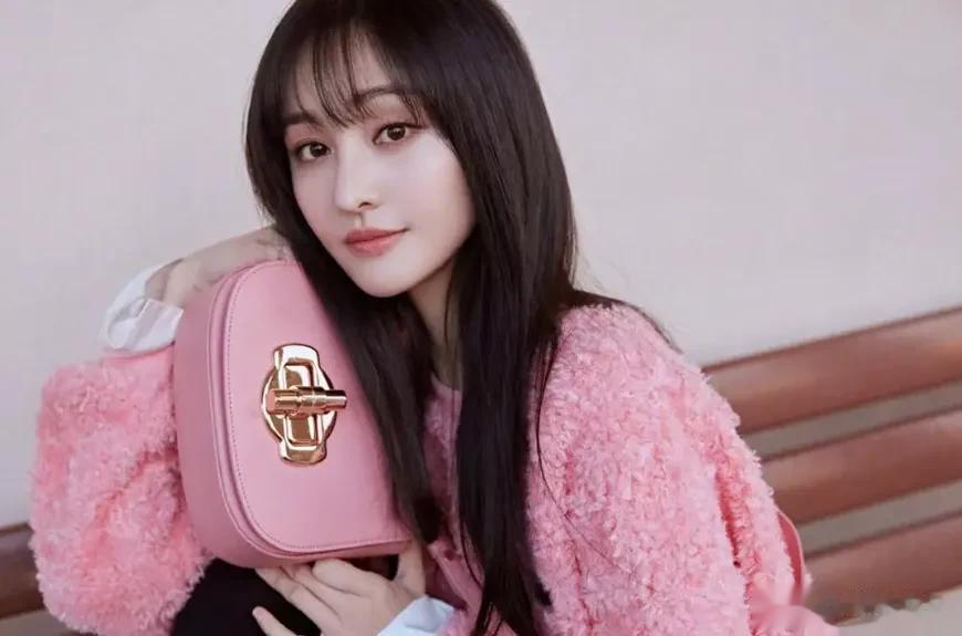 外媒曝郑爽跟张恒开代孕机构?女方火速辟谣:不会沾这些污糟事