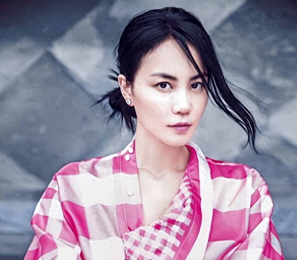 谢霆锋再传喜讯，王菲没想到复合后，会成前夫“望尘莫及”的存在