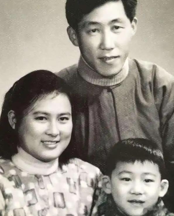 演员向梅，晚年退休后生活凄凉，真相被曝光，才知道背后的伤痛