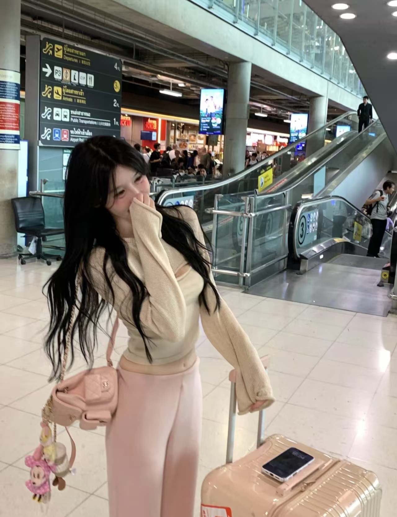 王思聪新女友曝光,身材颜值不输懒懒,70万粉丝网红