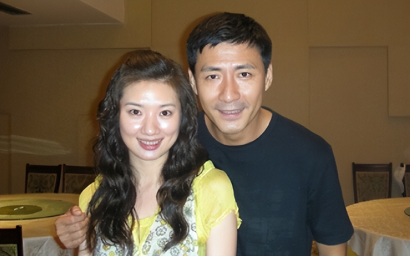 前央视主持苑冉：16岁出道，却靠演“后妈”出圈，今43岁婚姻成谜