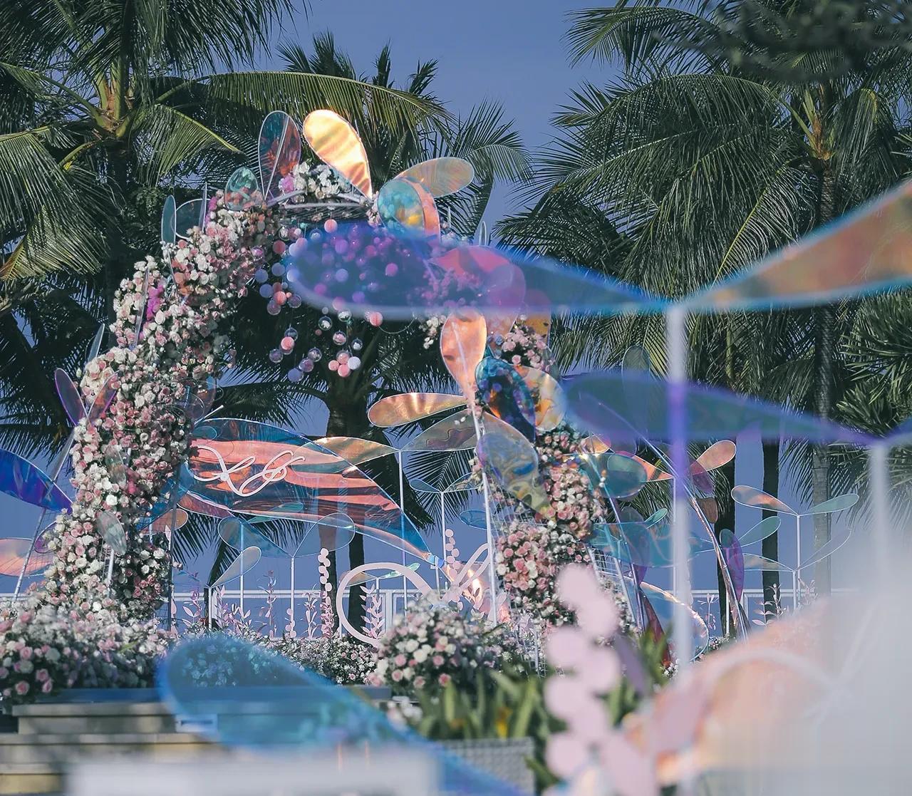 女星浪漫的婚礼布置：张馨予的白色鸢尾花，颖儿的多彩竹蜻蜓