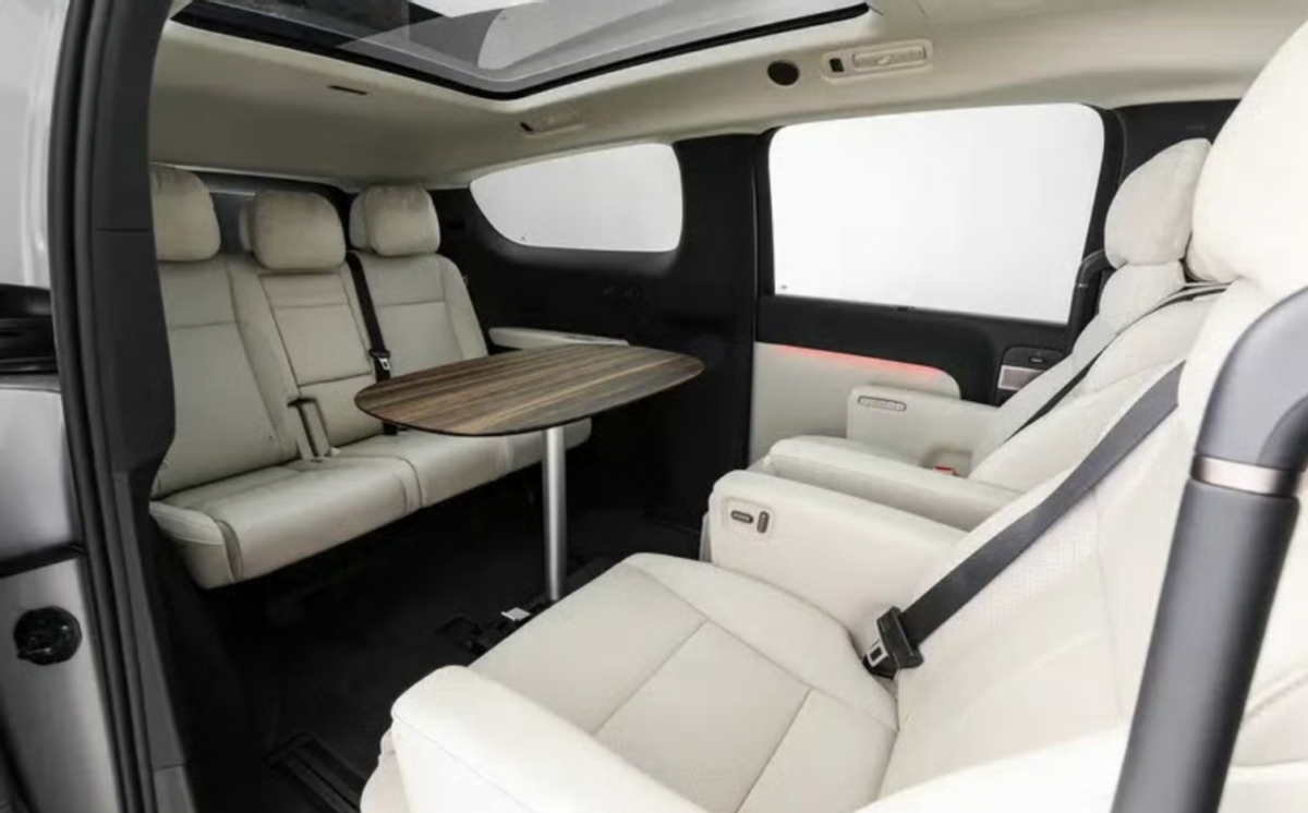 理想MEGA Home下线：外观平平无奇，内饰有点东西