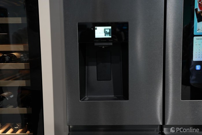 海信冰箱IFA亮相:大屏智能储鲜、制冰全能开挂