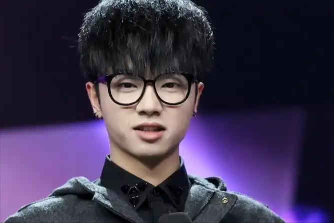 媲美周杰伦！却因一个孩子被骂4年，如今凭一个举动实现口碑逆转