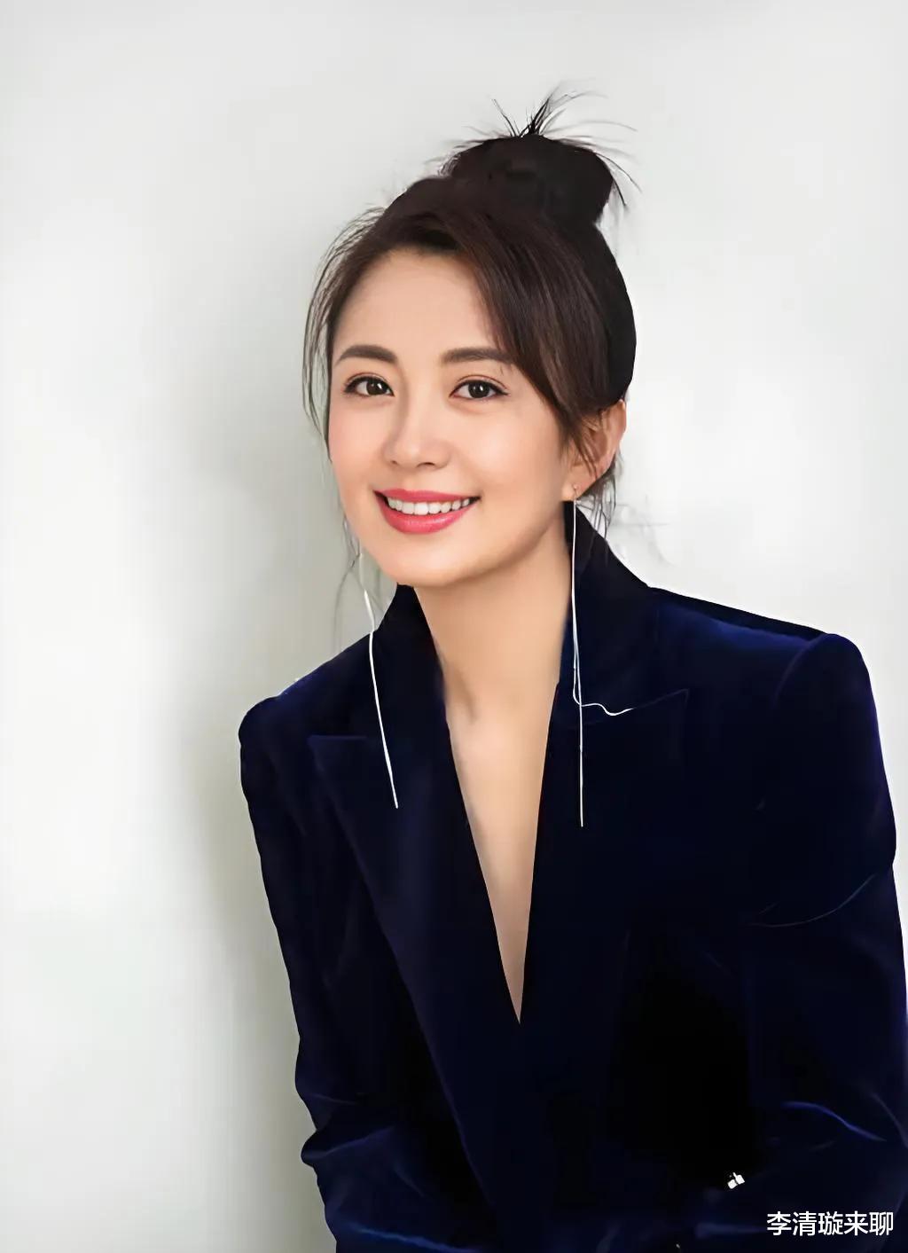 杨童舒|《我的后半生》爆火后分享美照