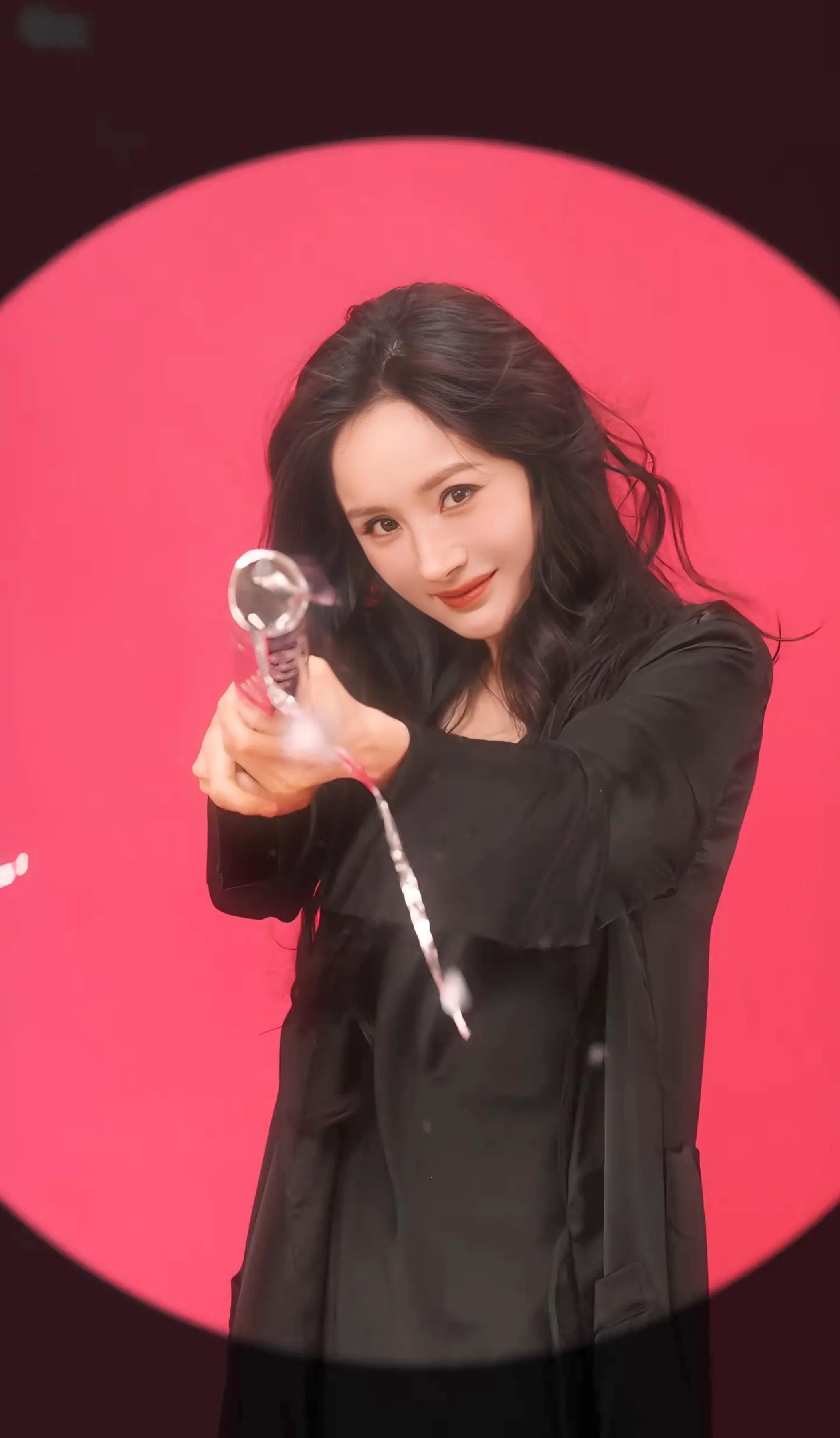 杨幂2026维密新年宣传片，身材好火辣