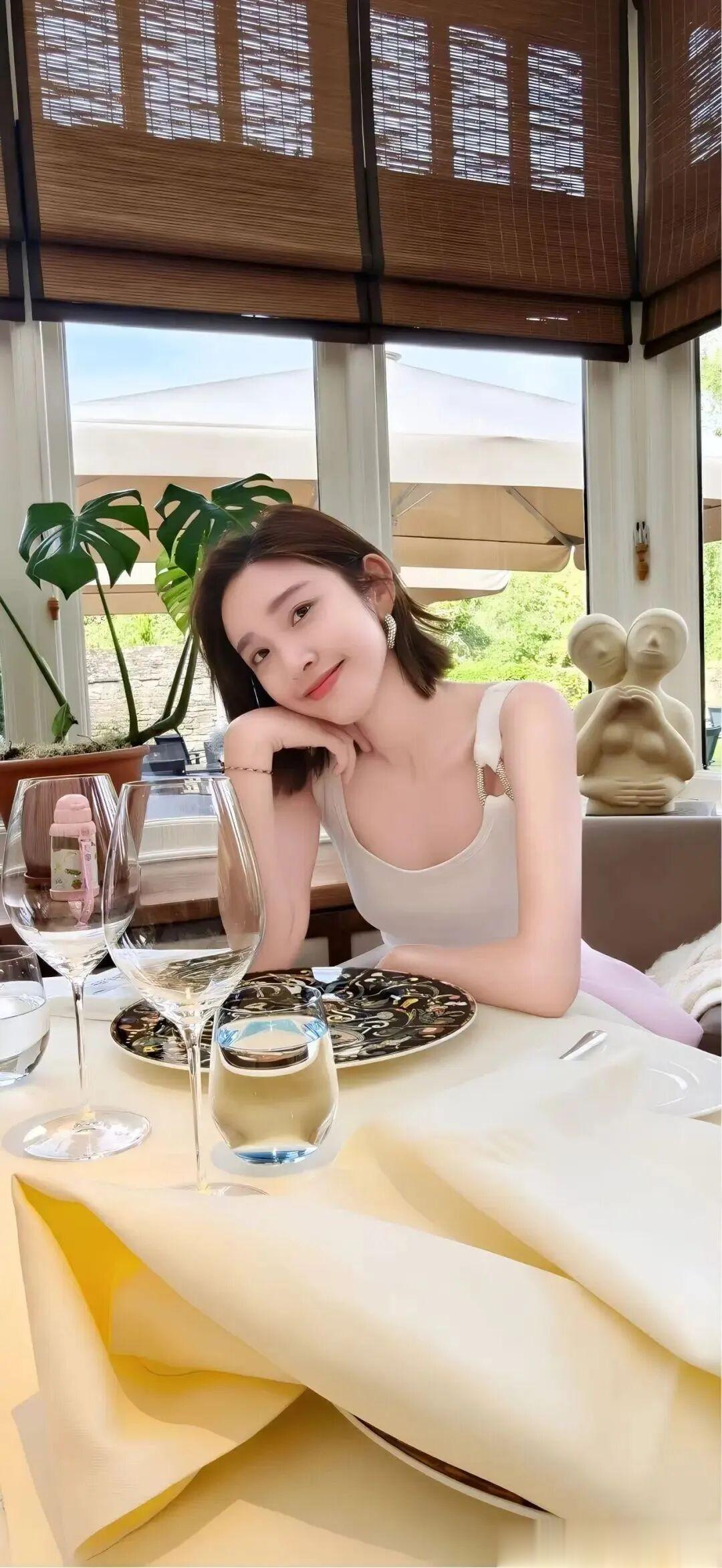 唐艺昕清新美图