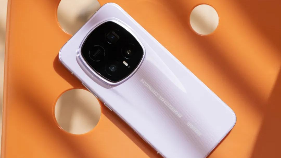 榮耀Magic8 RSR 保時(shí)捷設(shè)計(jì)測(cè)評(píng)：高端旗艦也要“去油膩”