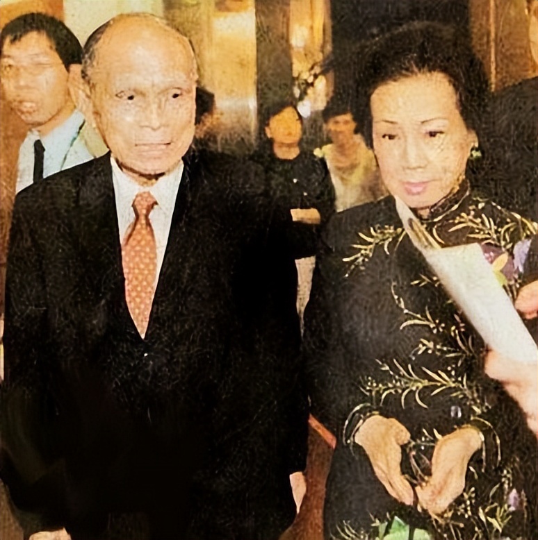 曝霍英东二房太太去世享年96岁，生前节俭已低调火化，讣告曝光