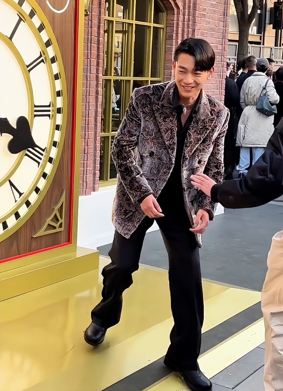 巴宝莉生图,蒋勤勤嫩了,刘雯脸凹,张宥浩狗啃头,陈坤咋老成这