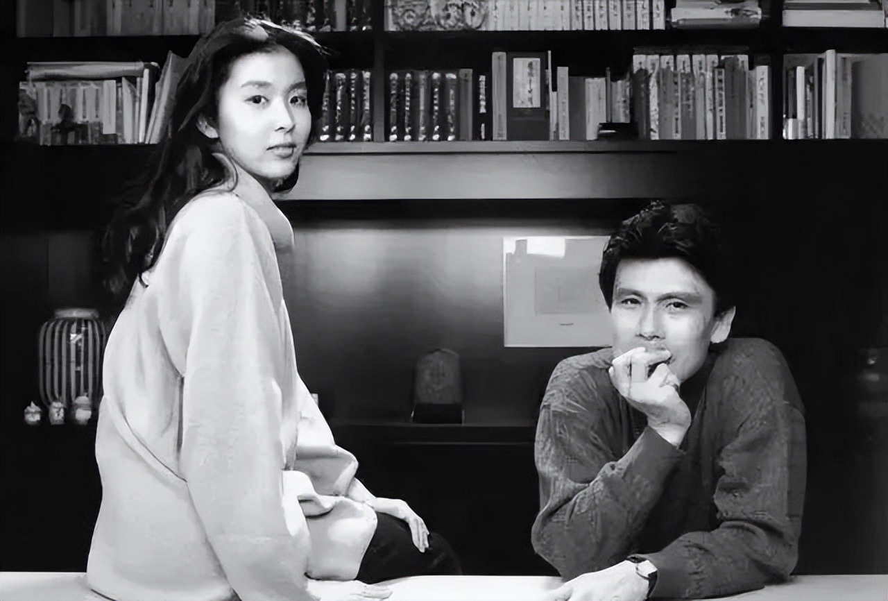 她是日本90时代最火的“清纯美少女” 出身豪门爆剧一箩筐！