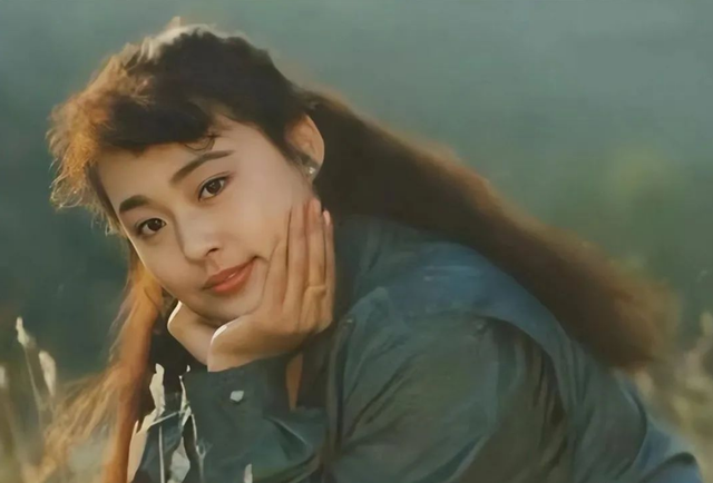 这6位发福的女星好可惜！年轻时倾国倾城，老了却胖成“土肥圆”