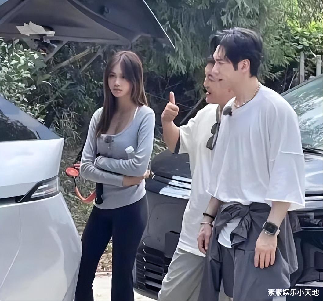 钟丽缇带三个女儿参加活动,二女儿jaden超漂亮,和妹妹一样可爱