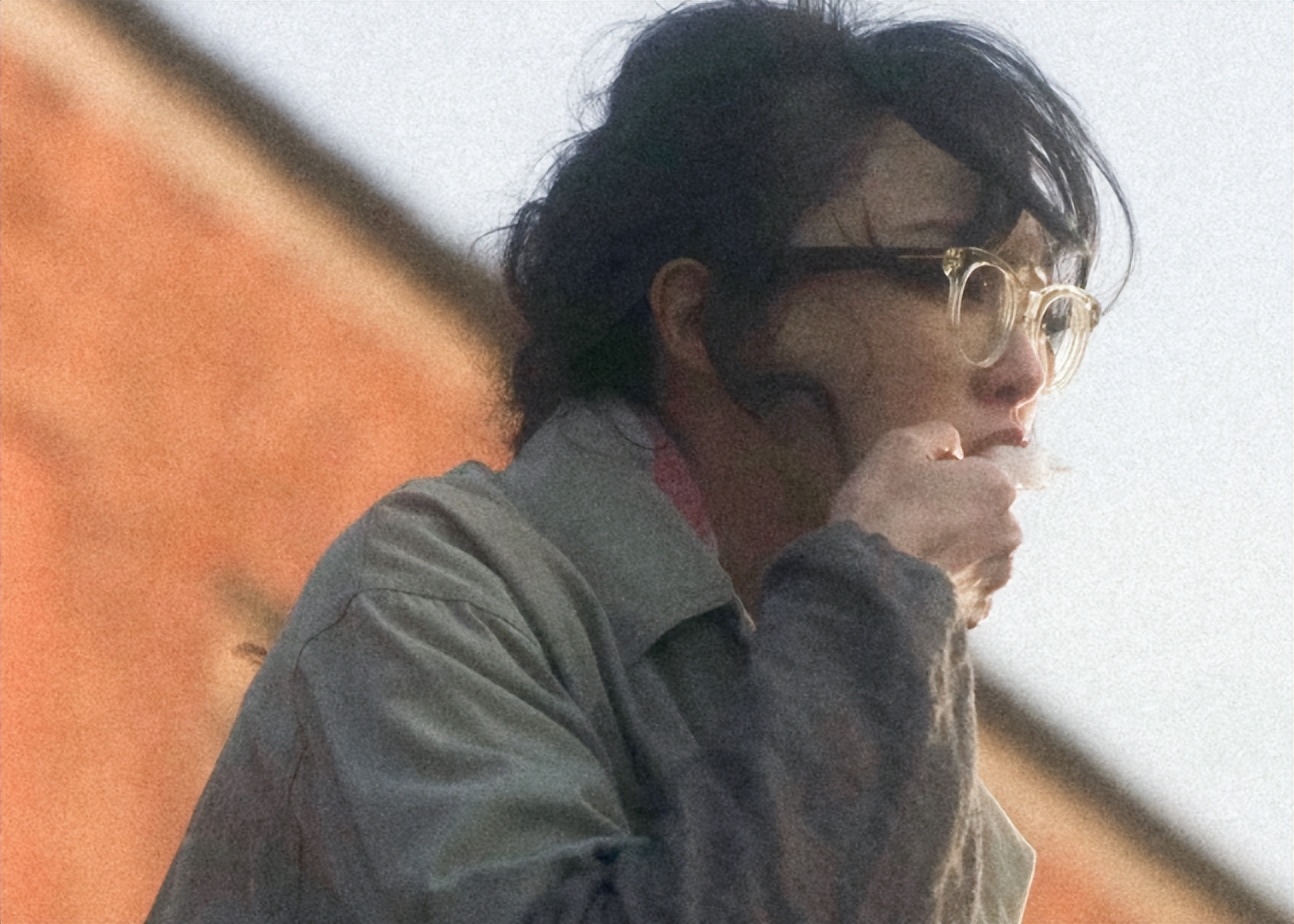 “很装”的王菲,把王家卫的“看人下菜碟”,展现的淋漓尽致