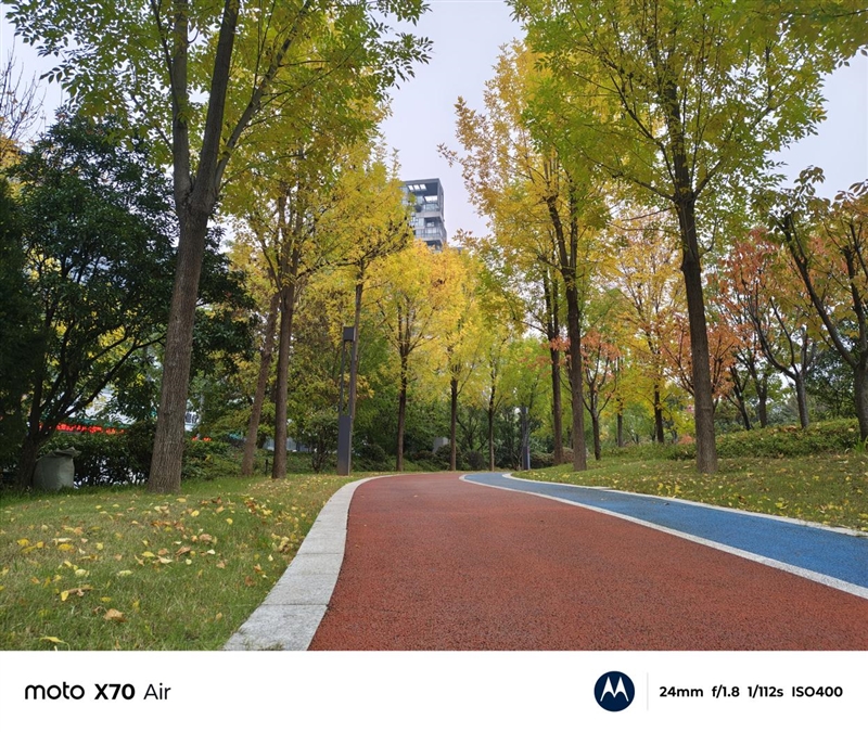 安卓Air首秀！ 聯想moto X70 Air 評測：159g的極致輕薄