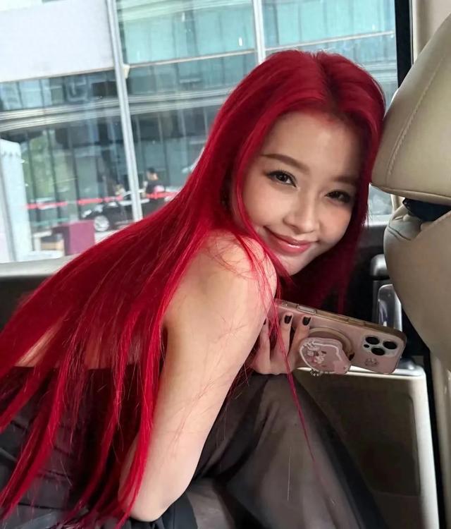 孙怡新染红发显老又显黑，三天抗敏药白吃了