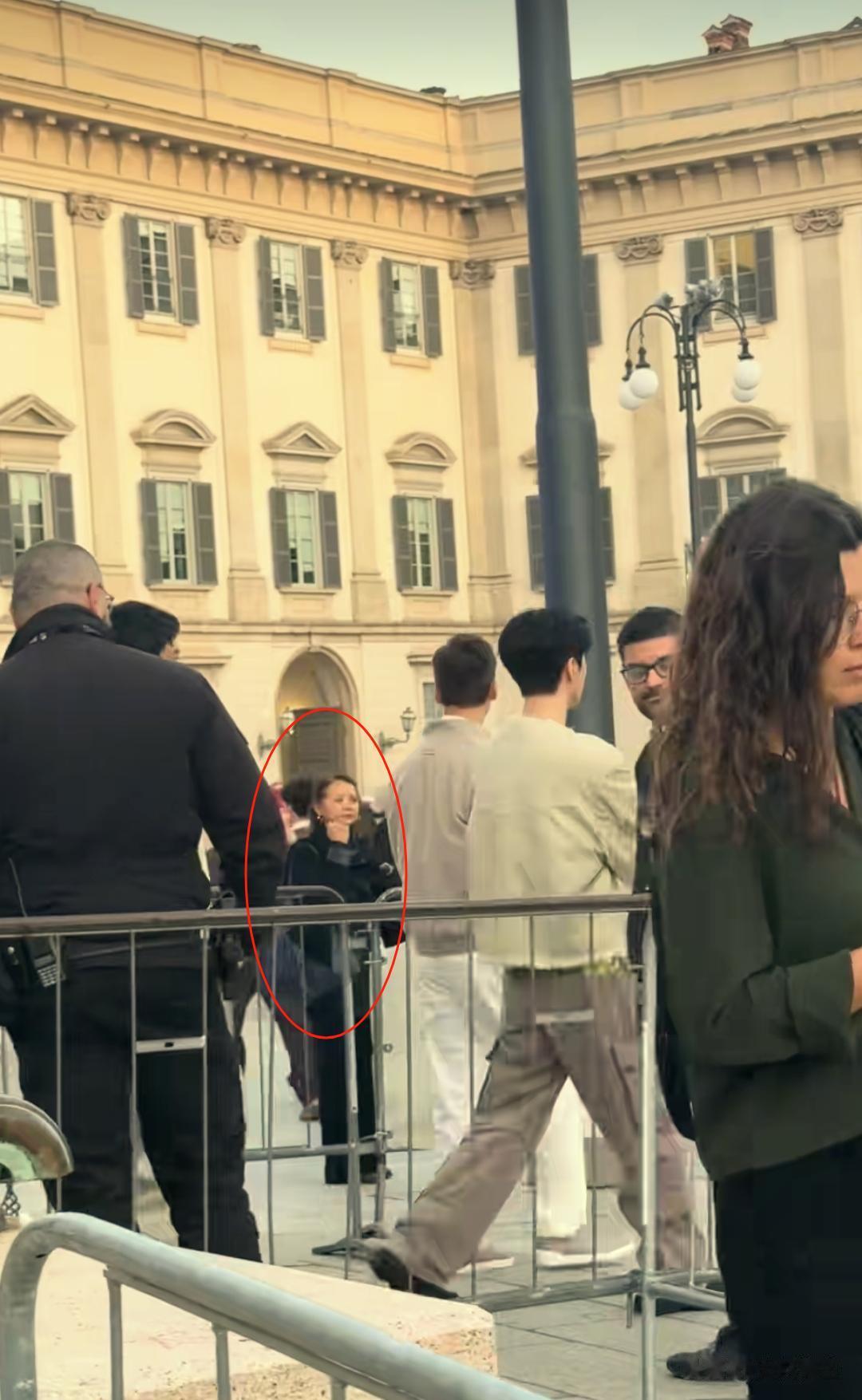 陈伟霆意大利炸街，外国美女秒变小迷妹，沈腾一句话，逗笑所有人