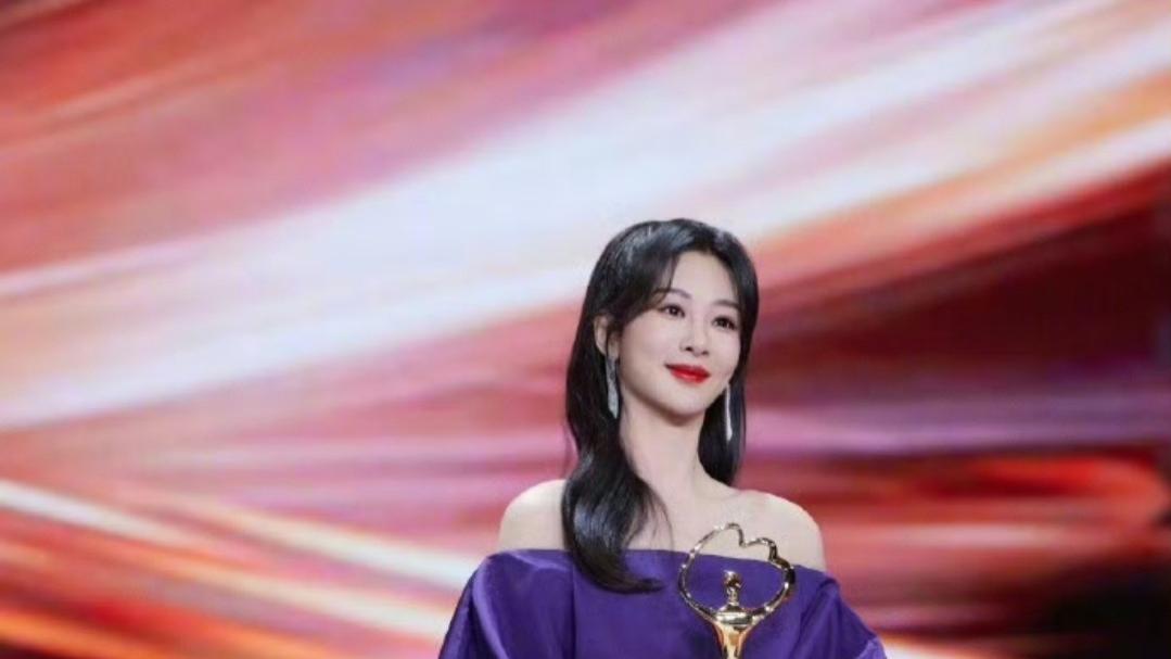 杨紫三封微博Queen：从国民闺女到顶流女王的荣耀之路