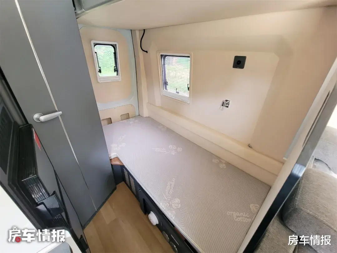 新到一台高性价比房车!19.8万还是大品牌,6座设计有独立厕所