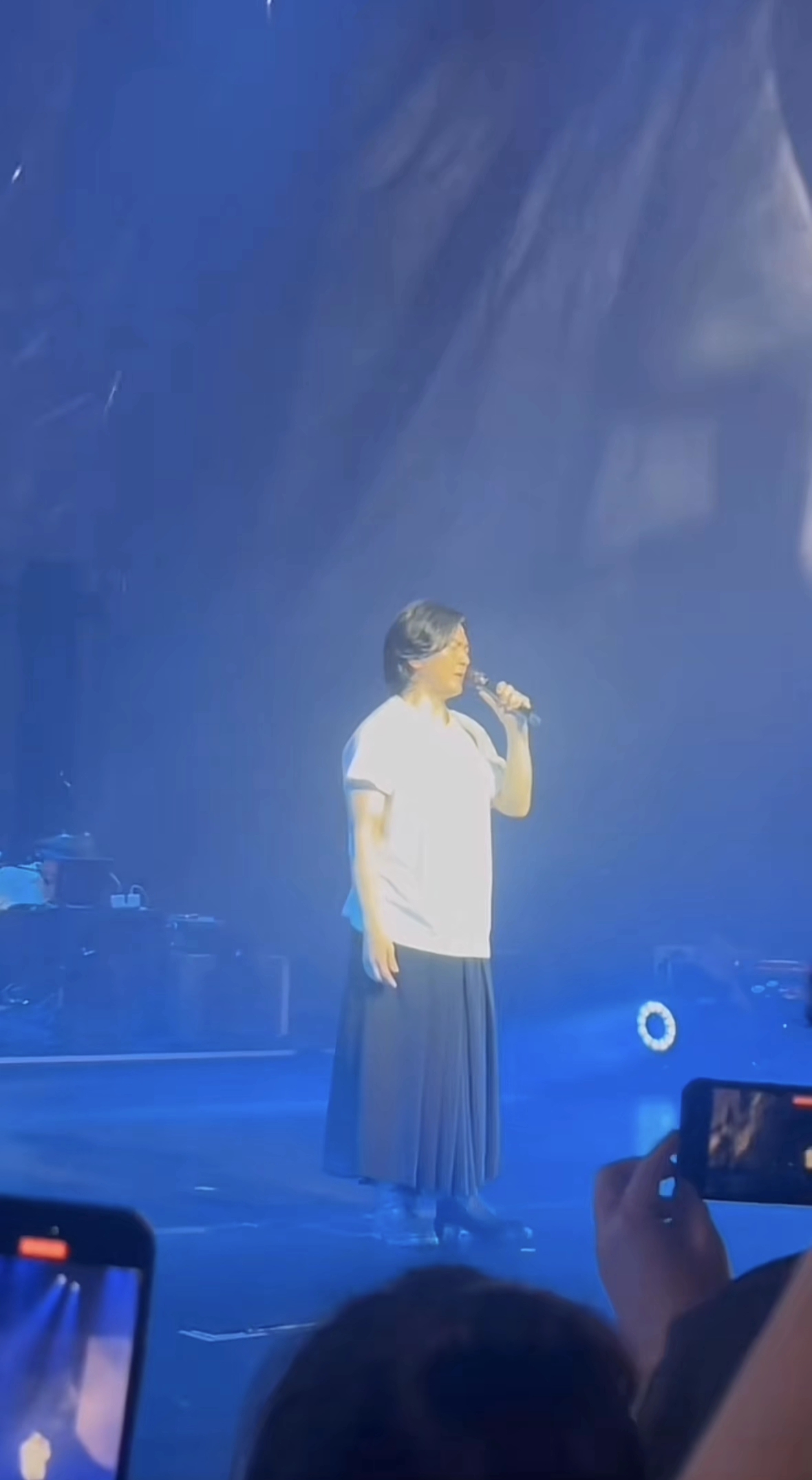 同样是开演唱会，看了58岁陈小春和郑伊健，才知法拉利也需要保养