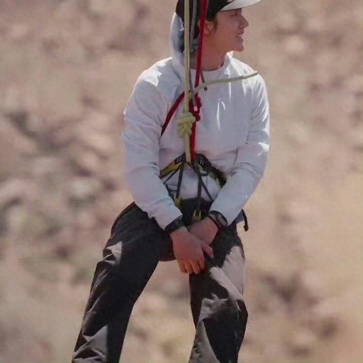 王一博在30米高空因强风失衡坠落