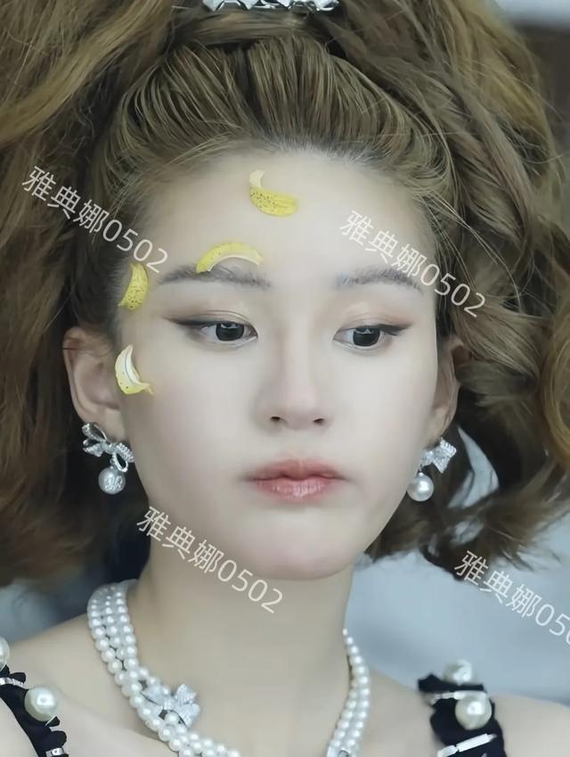 天啊，这居然是赵露思？新造型竟然撞脸谢娜，粉丝直呼认不出来!