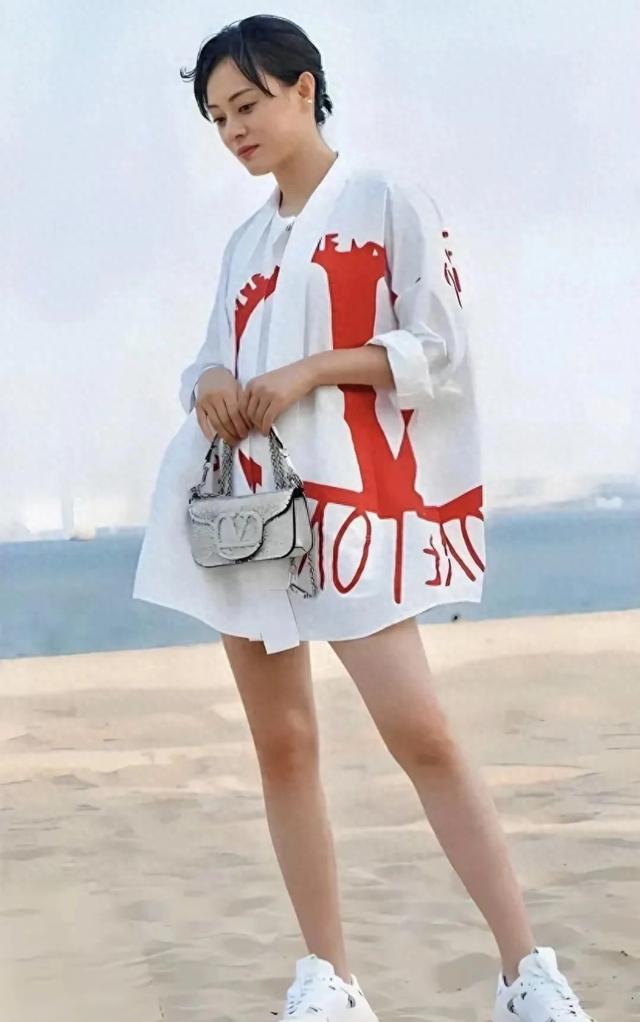 42岁孙俪海边美炸！11岁儿子拍的这组照片，网友：邓超该学学了！