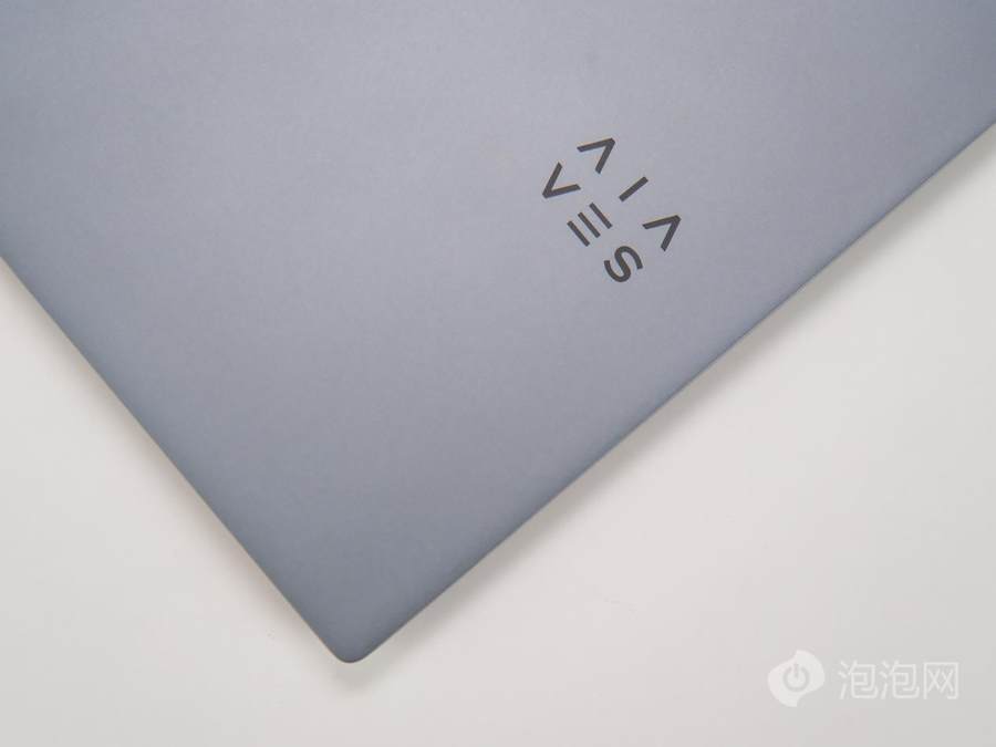 980g更AI的超輕薄新貴：SEAVIV AideaBook R14輕薄本評測