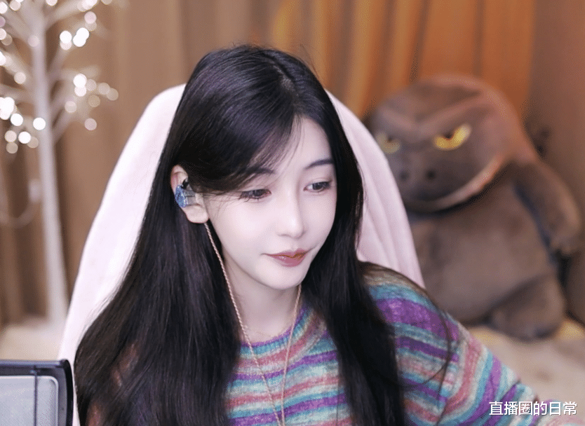 佛系女主播罕见接商务广告,被要求嗨丝出镜:没办法金主给的太多