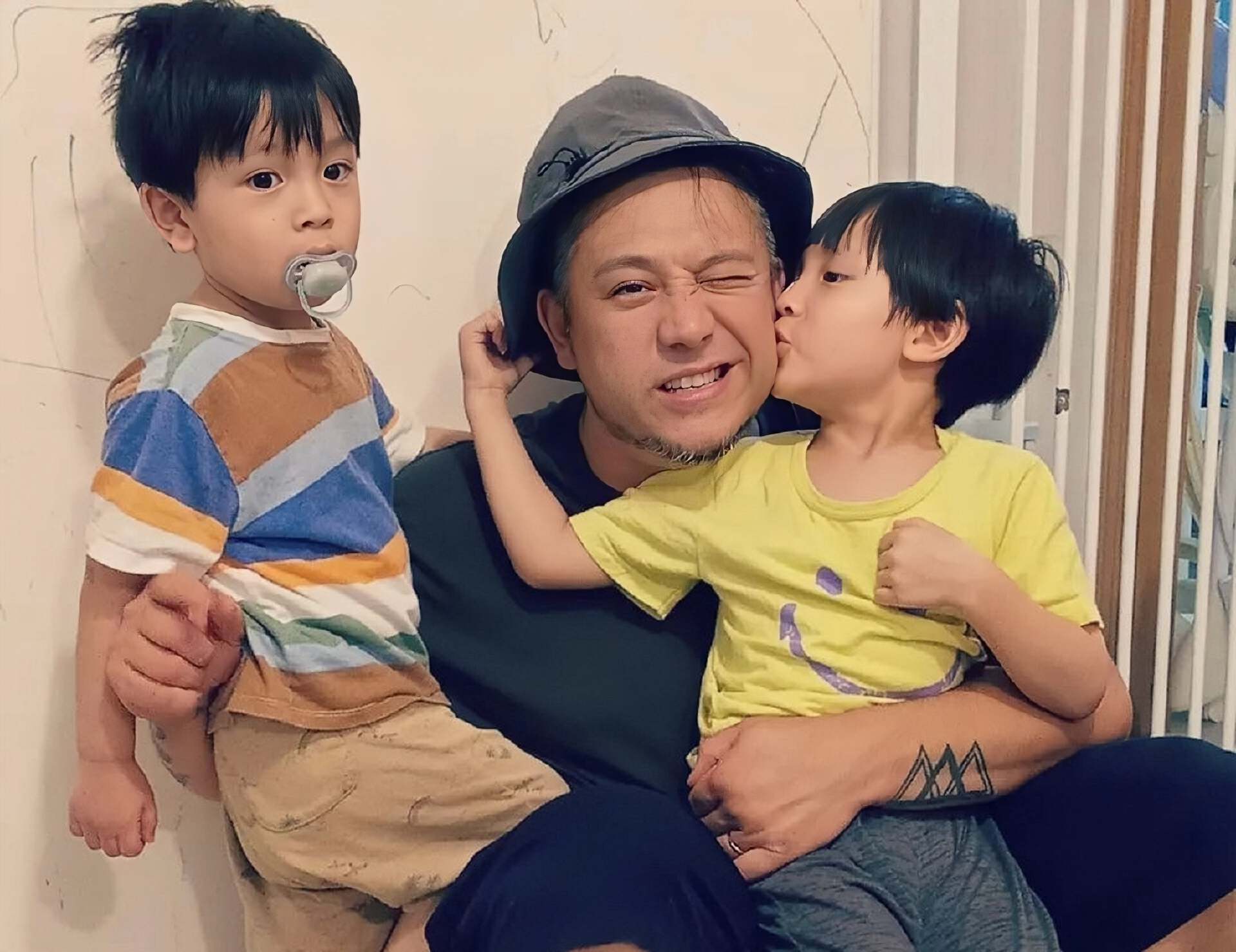 香港知名男星做结扎手术，直言不需要避孕，和妻子连生四个儿子