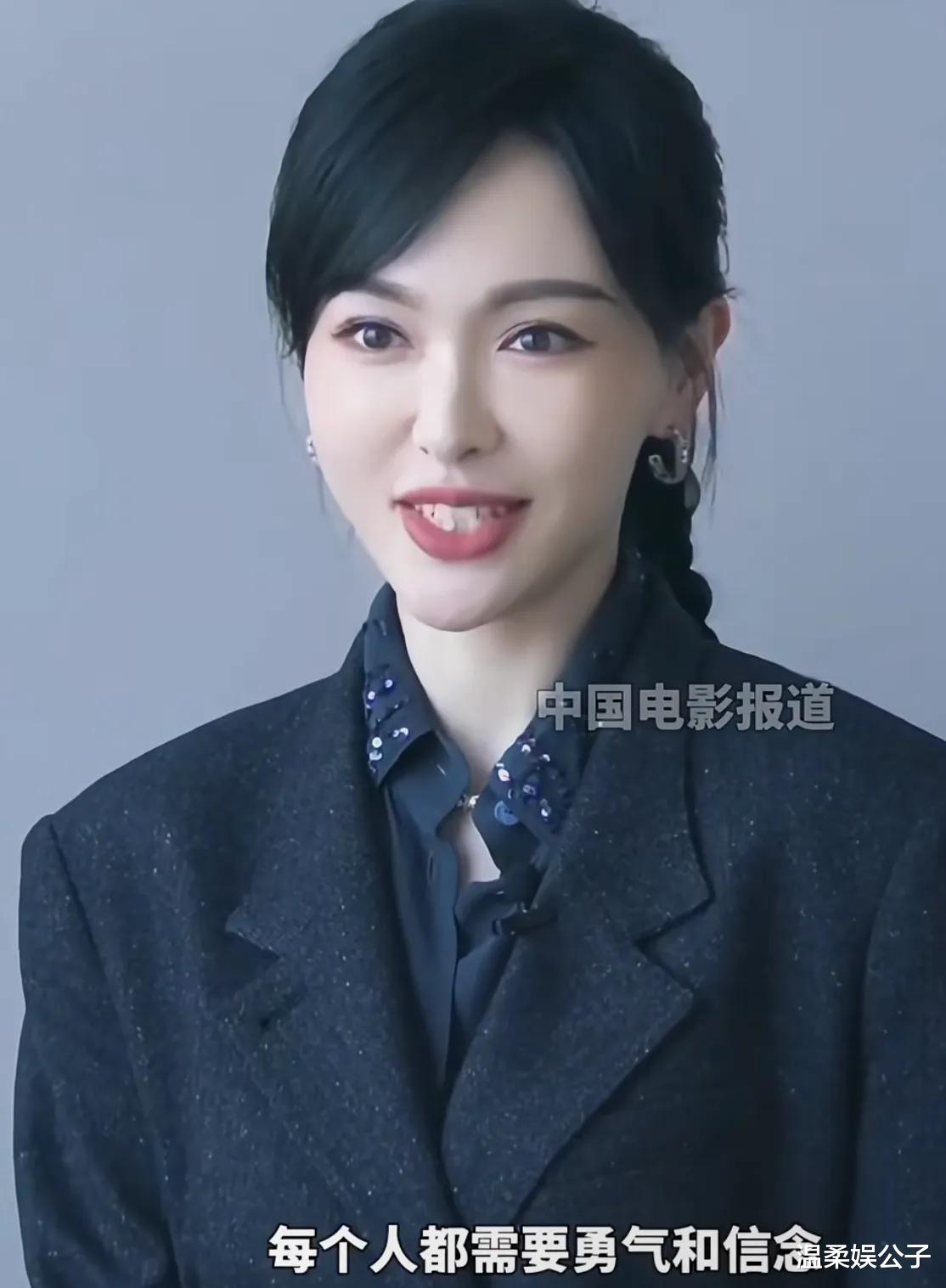 面相全变了！再看42岁唐嫣和38岁杨幂，才明白两人\差别\在哪