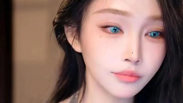 女主播直言自己不是“爱播”，从未跟大哥发生过什么，只会做朋友