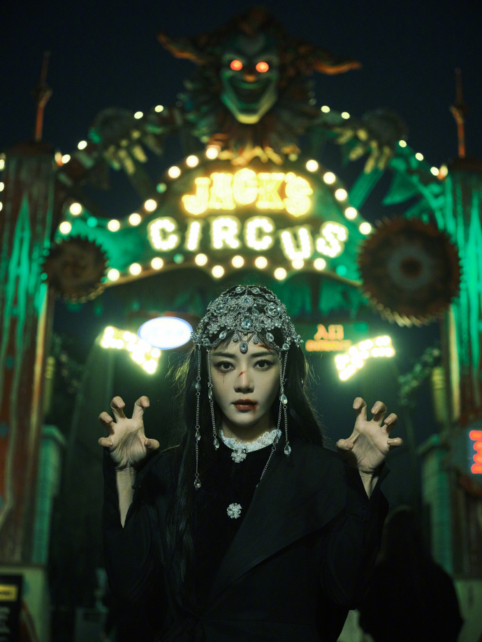 小姨妈邓家佳万圣节写真,这也太美了