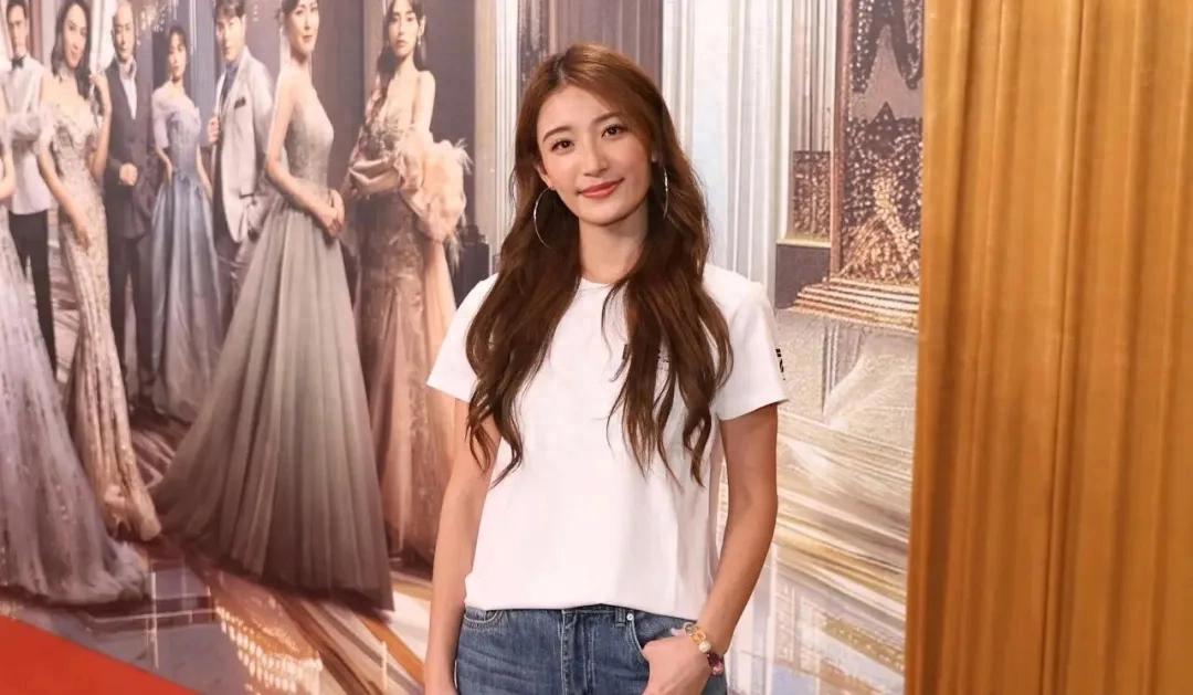 30岁TVB小花新剧获赞状态大勇，自爆内地拍戏天天喝奶茶体重暴涨