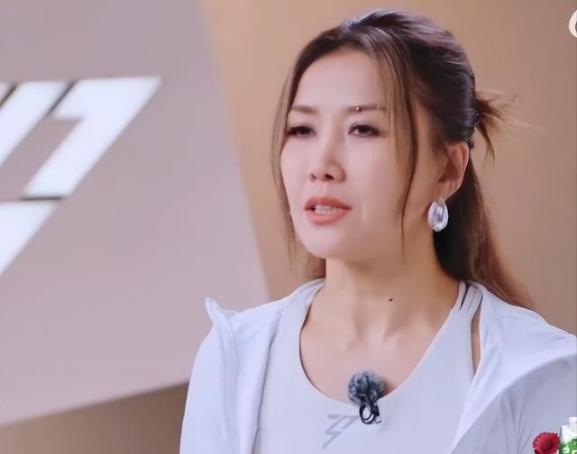 既不会唱歌，也不会跳舞，还自以为是，她上《浪姐6》干嘛来了？