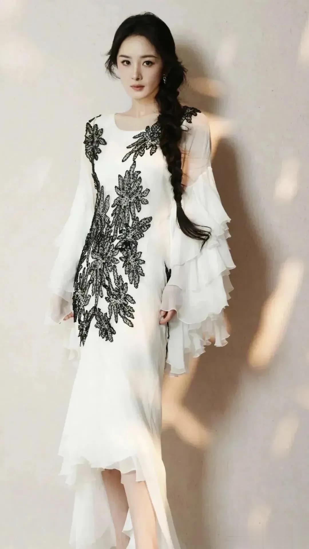 明星高清写真鉴赏|杨幂,身姿窈窕,曲线曼妙玲珑!